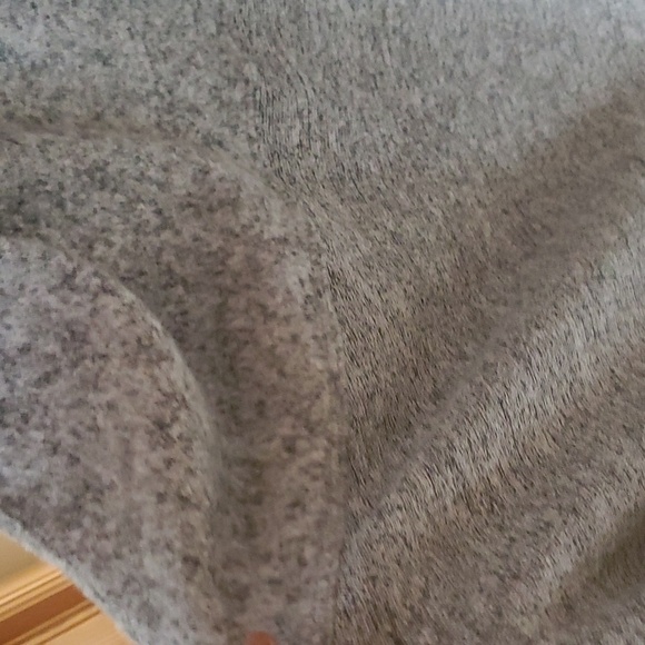 Charlie Paige Lt. Gray Sweater Long Slv Slightly Pleated ~6" Hem Line Sz L Dress - Picture 4 of 12